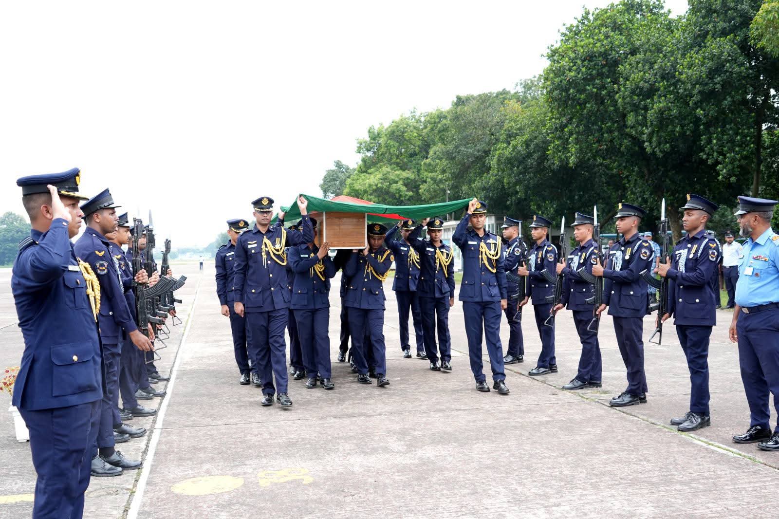 ফ্লাইট লেফটেন্যান্ট মোঃ তৌকির ইসলাম এর ফিউনারেল প্যারেড অনুষ্ঠিত