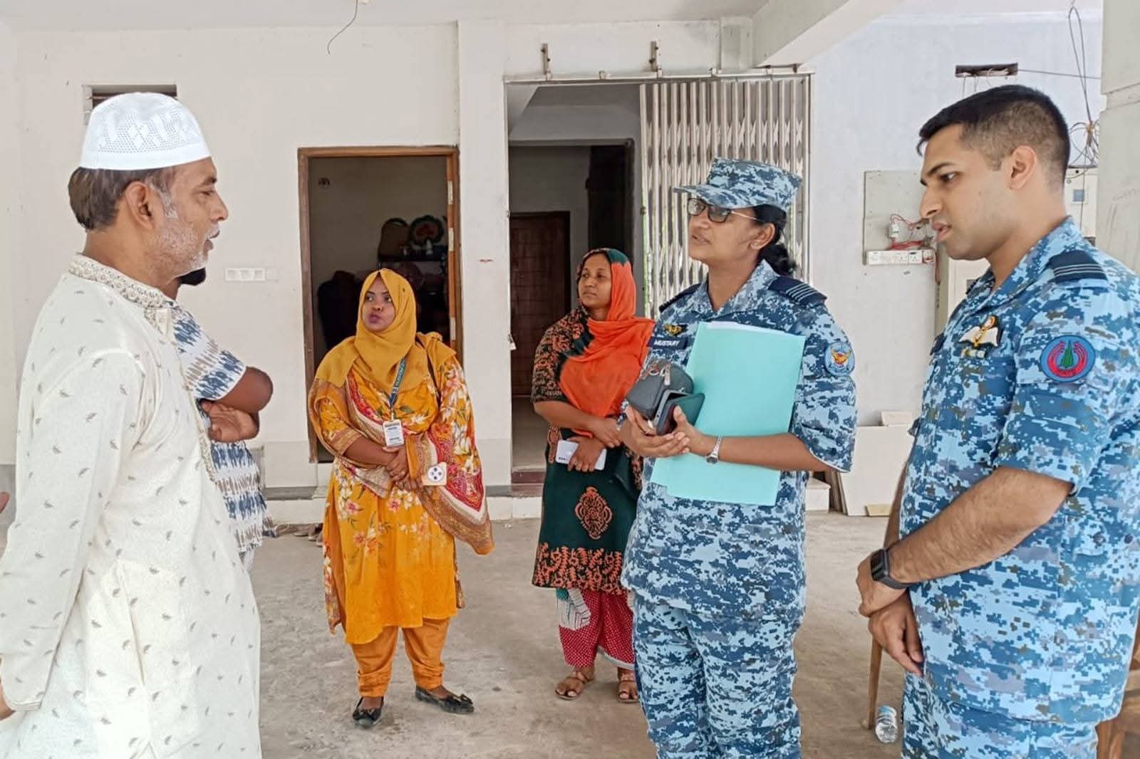 বিমান বাহিনী প্রতিনিধি দলের দুর্ঘটনায় নিহতদের বাসস্থান পরিদর্শন