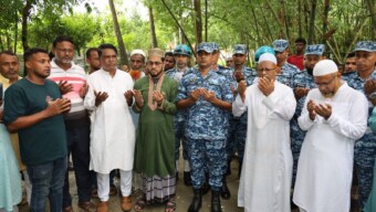 বাংলাদেশ বিমান বাহিনীর পক্ষ থেকে মাইলস্টোন স্কুল অ্যান্ড কলেজের কোমলমতি শিক্ষার্থী মোঃ মাহতাব রহমান ভুইয়া এর সমাধিতে পুষ্পস্তবক অর্পণ