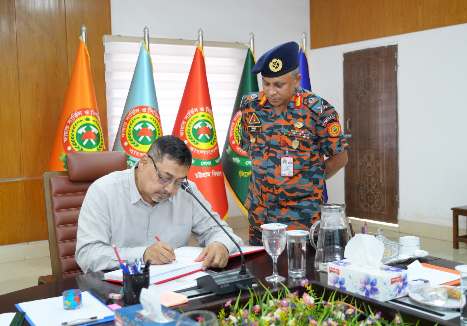 স্বরাষ্ট্র মন্ত্রণালয়ের সিনিয়র সচিবেরফায়ার সার্ভিস সদর দপ্তর পরিদর্শন
