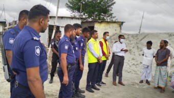 সাভারে ১১টি অবৈধ বালু বিক্রেতার বিরুদ্ধে পরিবেশ অধিদপ্তরের অভিযান: সাড়ে ৫ লক্ষ টাকা জরিমানা আদায়