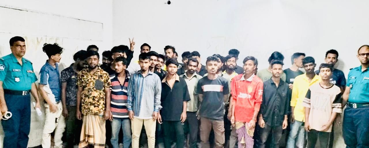 বিশেষ অভিযানে পেশাদার মাদক কারবারিসহ বিভিন্ন অপরাধে জড়িত ৩৫ জনকে গ্রেফতার করেছে মোহাম্মদপুর থানা পুলিশ