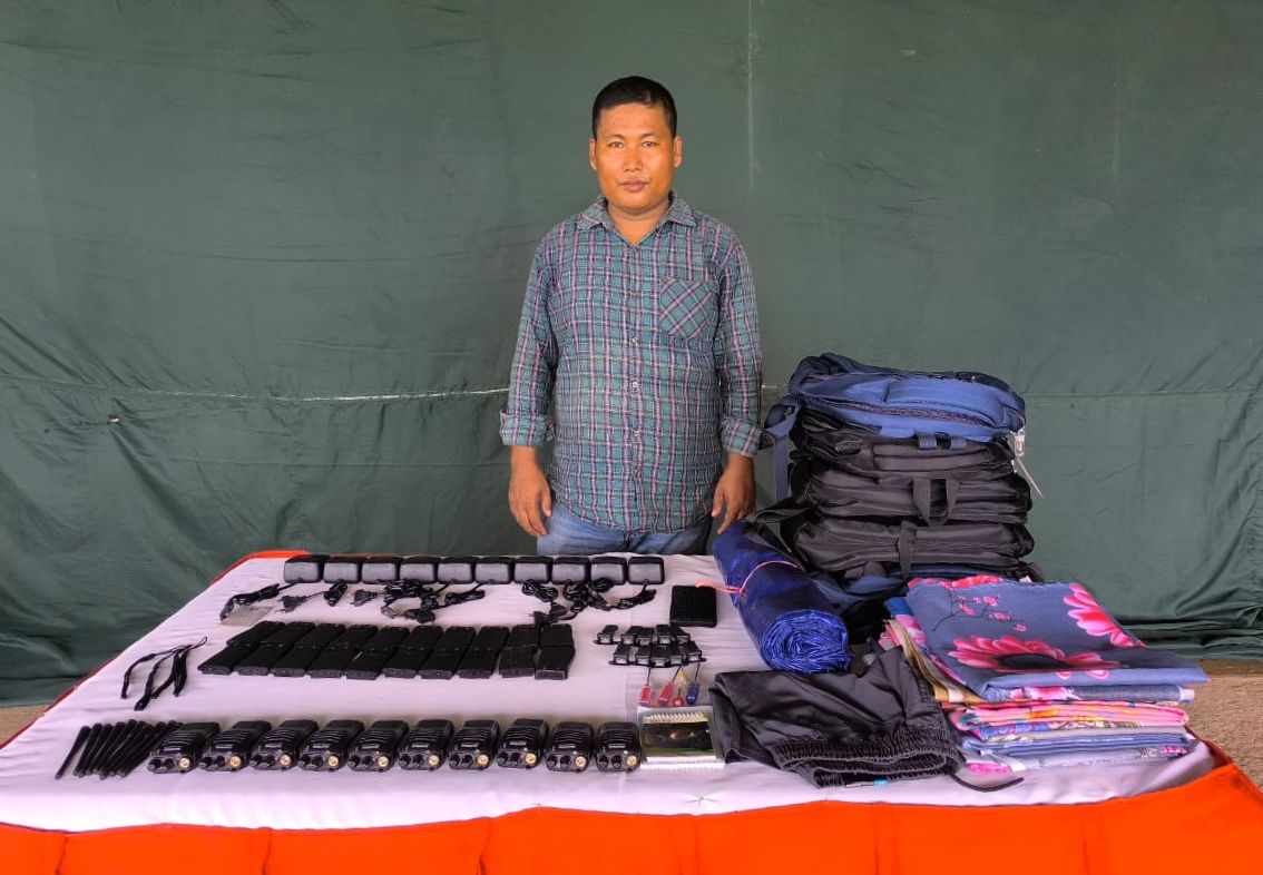 পানছড়িতে সন্ত্রাসীদের সিগনাল ওয়াকিটকিসহ আটক-১