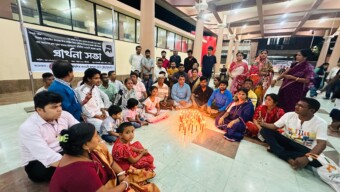 বিমান দুর্ঘটনায় নিহতদের স্মরণে ঢাকেশ্বরী মন্দিরের বিশেষ প্রার্থনা প্রদীপ প্রজ্জ্বলন