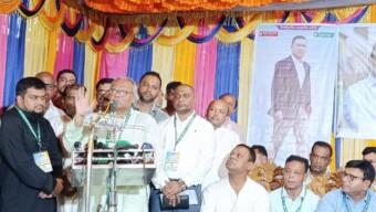 চট্টগ্রামের উত্তর সাতকানিয়া অসহায় পরিবারের দুই শিশুকে চিকিৎসা সহায়তা ও অটোরিকশা দিলেন তারেক রহমান