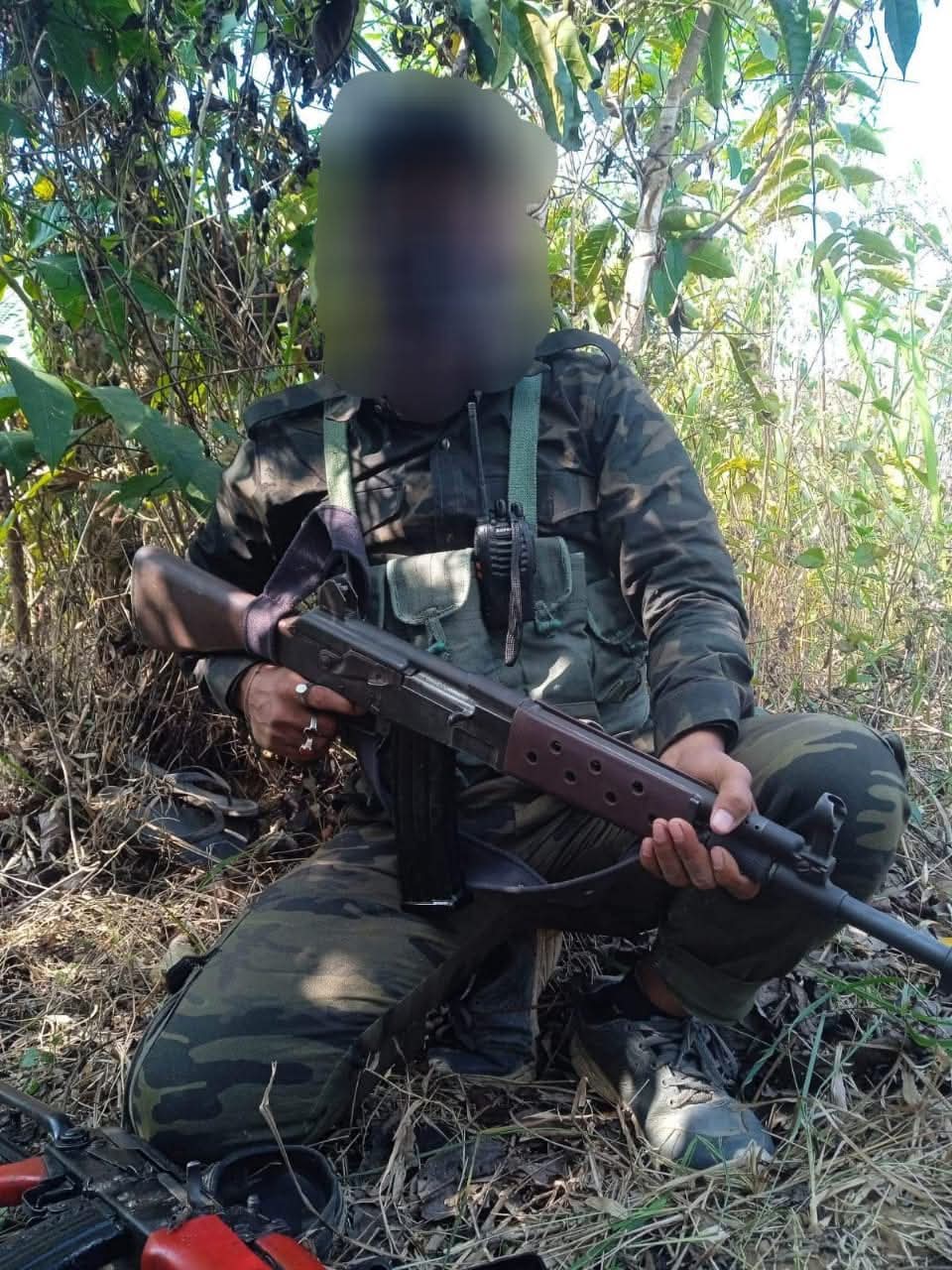 সন্ত্রাস দমনে খাগড়াছড়িতে সেনাবাহিনীর অভিযানে অস্ত্র ও গোলাবারুদসহ সন্ত্রাসী আটক