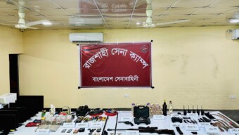 রাজশাহীতে বাংলাদেশ সেনাবাহিনীর বিশেষ অভিযানে বিপুল পরিমাণ অস্ত্র ও বিস্ফোরক উদ্ধার, আটক ৩