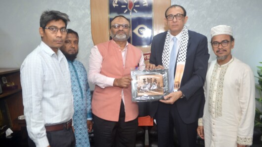 ঢাবি উপাচার্যের সঙ্গে ফিলিস্তিনের রাষ্ট্রদূতের সৌজন্য সাক্ষাৎ