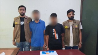 সিএমপি’র ডিবি (উত্তর-দক্ষিণ) বিভাগের অভিযানে ১০০০ (এক হাজার) পিস ইয়াবা ট্যাবলেট ও মোটরসাইকেলসহ দুই মাদক কারবারী গ্রেফতার