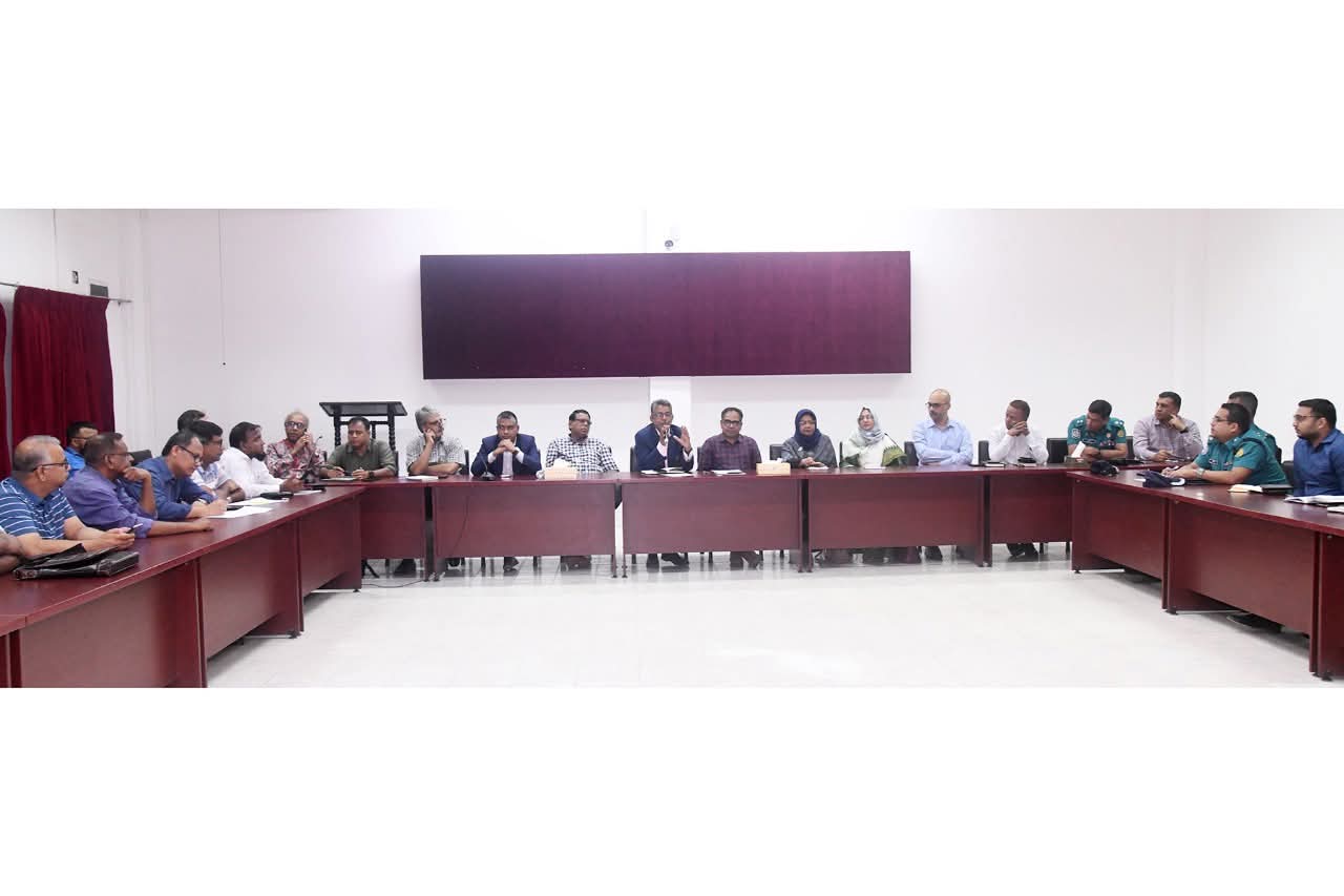 ডাকসু নির্বাচনে বুথ ছাড়া পুরো কেন্দ্র সিসিটিভির আওতায়, ভোট গণনা হবে সিসিটিভি ক্যামেরার সামনে, সাইবার বুলিং ও গুজব দমনে তাৎক্ষণিক ব্যবস্থা