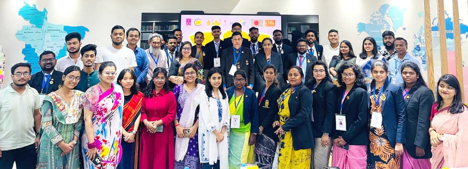 শ্রীলংকার যুব প্রতিনিধি দলের ঢাবি অ্যাপ্লাইড ডেমোক্রেসি ল্যাব পরিদর্শন