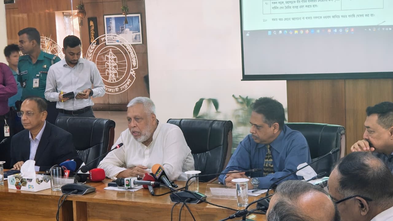 সরকারের উদ্যোগে পরিবহন ধর্মঘট প্রত্যাহার: অংশীজনদের সর্বসম্মত সিদ্ধান্ত