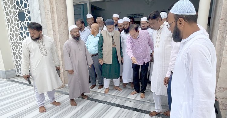 ব্রাহ্মণবাড়িয়া জেলা মডেল মসজিদ ও ইসলামিক সাংস্কৃতিক কেন্দ্র পরিদর্শনে ধর্ম উপদেষ্টা