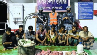কোস্ট গার্ডের অভিযানে সুন্দরবনে ৮ জন হরিণ শিকারী আটক