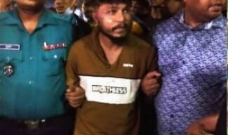 চট্টগ্রাম পুলিশের উপর হামলাকারী সেই শাকিল চন্দনাইশে গ্রেপ্তার বন্দরের খালপাড় থেকে অস্ত্র উদ্ধার