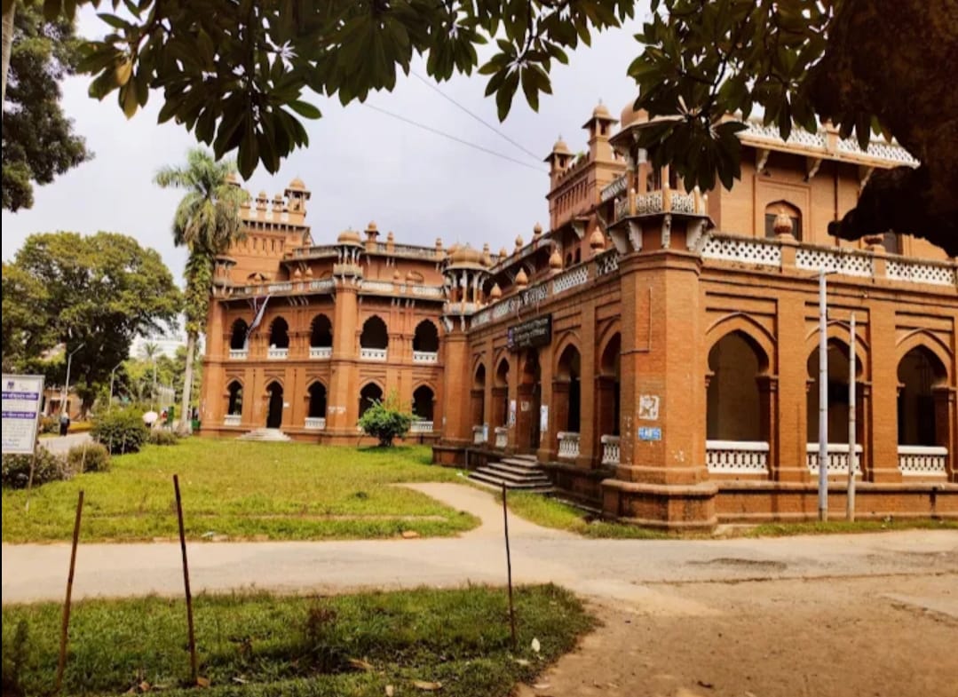 ঢাবি প্রথম বর্ষ আন্ডার গ্র্যাজুয়েট প্রোগ্রামে ৩৪০টি শূন্য আসন পূরণ