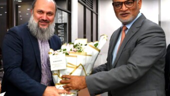৪ দিনের সফরে ঢাকায় পাকিস্তানের বাণিজ্যমন্ত্রী জাম কামাল খান