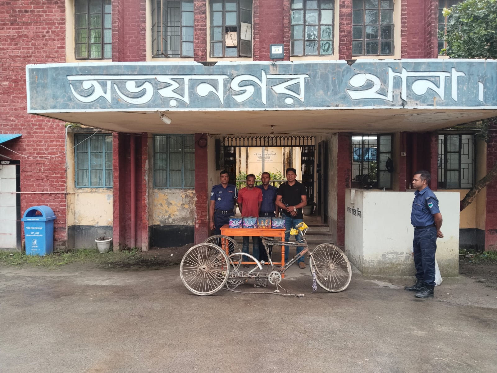 অভয়নগরে চাঞ্চল্যকর প্রতিবন্ধী ভ্যানচালক ‘লিমন’ হত্যাকান্ডে রুজুকৃত ক্লুলেস মামলার মূল রহস্য উদঘাটন
