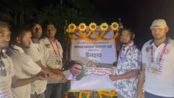 জুলাই আন্দোলনে আহত ইমরানের পরিবারকে অটোরিকশা উপহার দিল বিএনপি