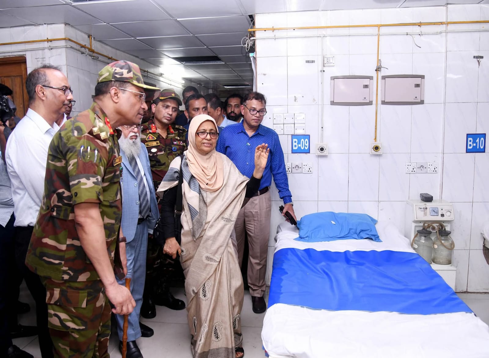 স্যার সলিমুল্লাহ মেডিকেল কলেজ শিক্ষার্থীদের জন্য আধুনিক সুবিধাসংবলিত হোস্টেলের ভিত্তিপ্রস্তর স্থাপন করলেন স্বাস্থ্য উপদেষ্টা