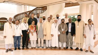 প্রধান উপদেষ্টা প্রফেসর মুহাম্মদ ইউনূস আজ বিকেল ৫টায় নিম্নোক্ত সাতটি রাজনৈতিক দল ও একটি সংগঠনের প্রতিনিধিদের সঙ্গে বৈঠক করেন। দলগুলো ও সংগঠনটি হচ্ছে – এবি পার্টি, নাগরিক ঐক্য, গণসংহতি আন্দোলন, গণঅধিকার পরিষদ, এলডিপি, ইসলামী আন্দোলন বাংলাদেশ, জাতীয় গণফ্রন্ট ও হেফাজতে ইসলাম বাংলাদেশ