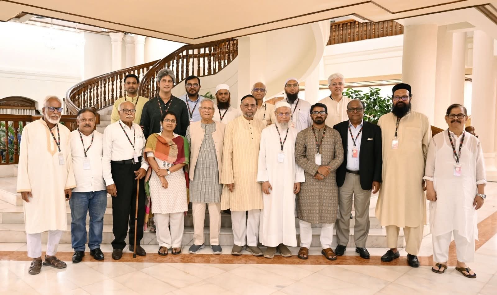 প্রধান উপদেষ্টা প্রফেসর মুহাম্মদ ইউনূস আজ বিকেল ৫টায় নিম্নোক্ত সাতটি রাজনৈতিক দল ও একটি সংগঠনের প্রতিনিধিদের সঙ্গে বৈঠক করেন। দলগুলো ও সংগঠনটি হচ্ছে – এবি পার্টি, নাগরিক ঐক্য, গণসংহতি আন্দোলন, গণঅধিকার পরিষদ, এলডিপি, ইসলামী আন্দোলন বাংলাদেশ, জাতীয় গণফ্রন্ট ও হেফাজতে ইসলাম বাংলাদেশ