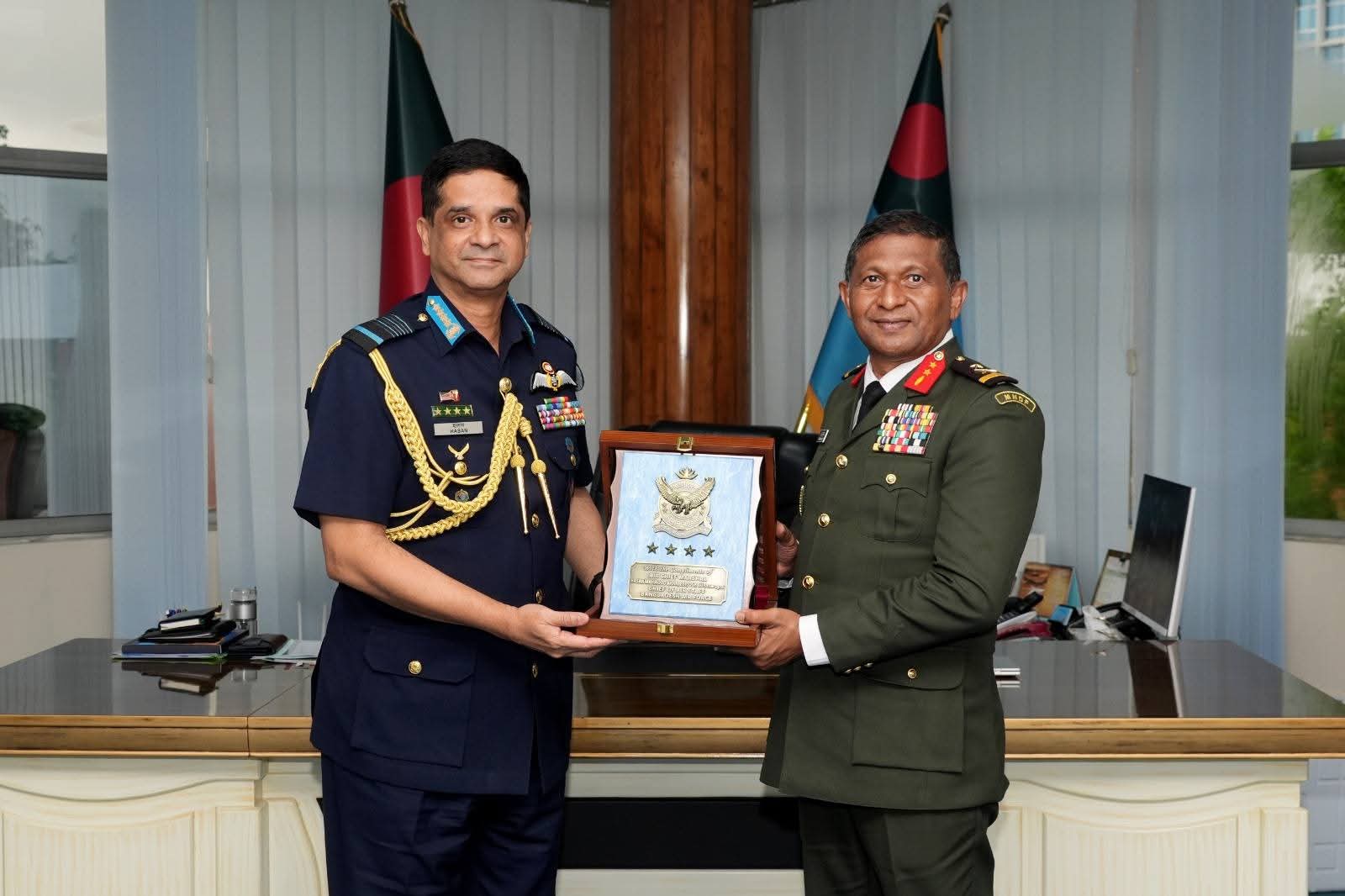 বাংলাদেশ বিমান বাহিনী প্রধানের সাথে মালদ্বীপের সশস্ত্র বাহিনী প্রধান এর সৌজন্য সাক্ষাৎ