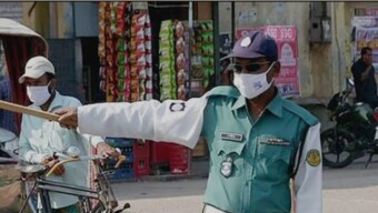 খিলগাঁও এ দায়িত্ব পালনকালে ট্রাফিক পুলিশকে মারধরের অভিযোগে একজন গ্রেফতার