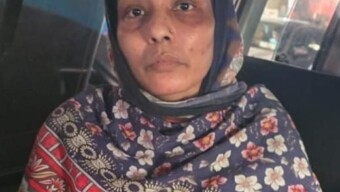 তেজগাঁওয়ে ঝটিকা মিছিল আয়োজনকারী মহিলা আওয়ামী লীগ নেত্রী নাহিদা নূর সুইটিকে গ্রেফতার করেছে ডিবি