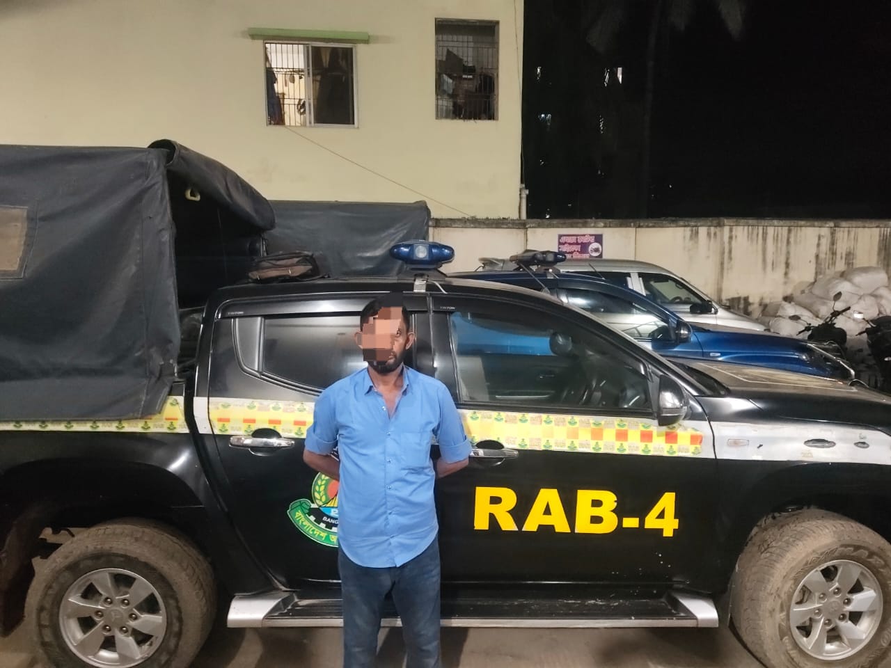 ঢাকা জেলার সাজাপ্রাপ্ত সর্বহারা সদস্য হুমায়ন কবির শেখ কে আশুলিয়া থানাধীন এলাকা হতে গ্রেফতার করেছে র‍্যাব-৩