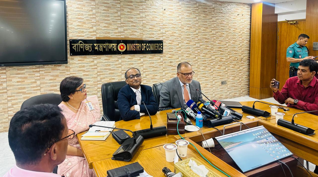 বাণিজ্য ঘাটতি কমাতে পারলে মার্কিন শুল্ক হ্রাসের সম্ভাবনা রয়েছে: বাণিজ্য উপদেষ্টা