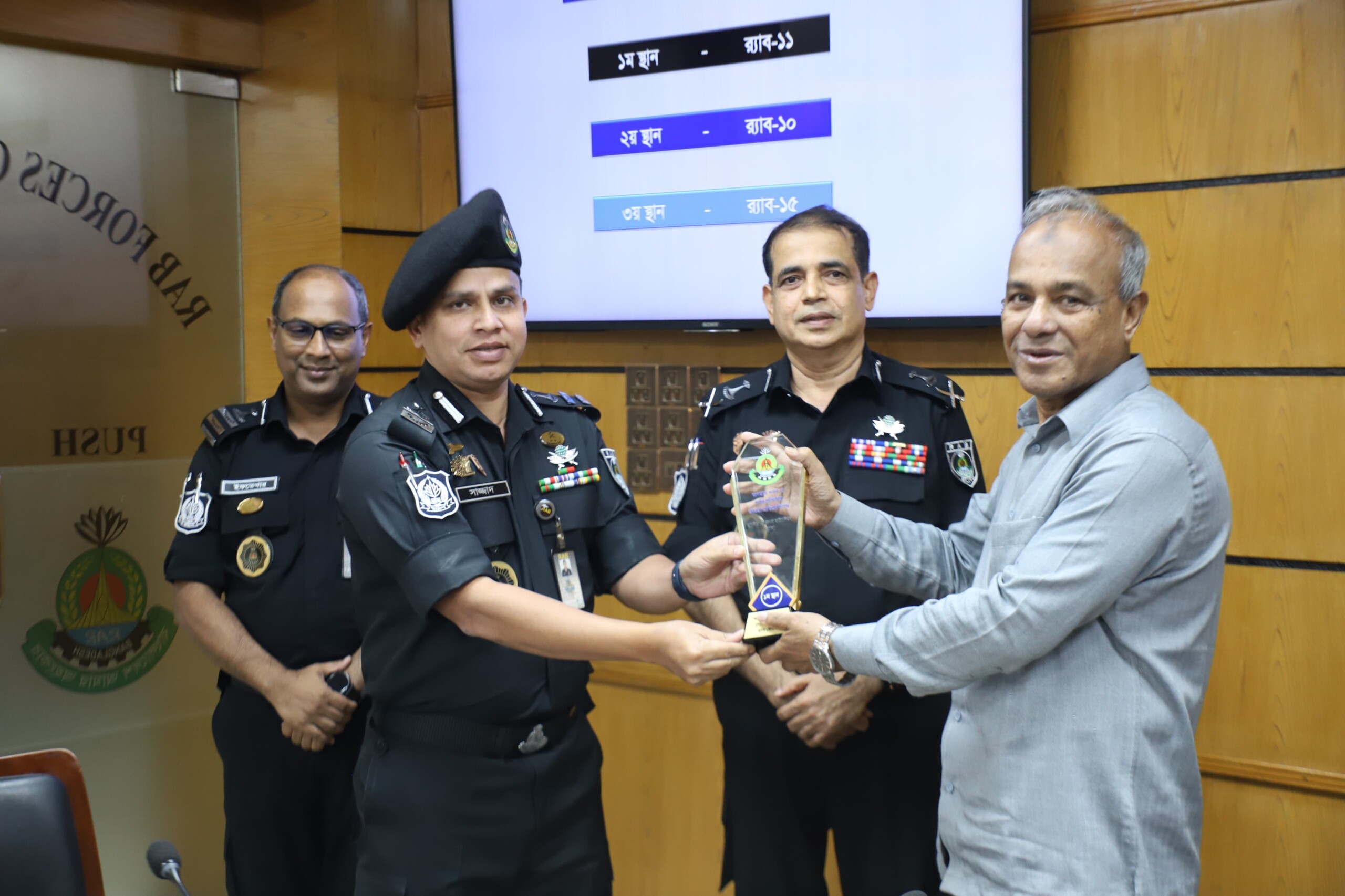 জুলাই বিপ্লব পরবর্তীতে র‌্যাবের কার্যক্রম প্রশংসিত হয়েছে- স্বরাষ্ট্র উপদেষ্টা