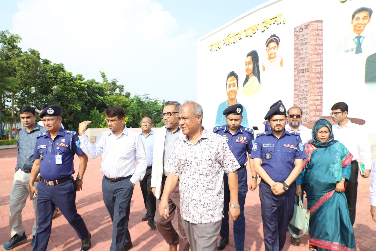 জুলাই গ্রাফিতি স্বাধীনতা ও গণতন্ত্রের জন্য তরুণ সমাজের আত্মত্যাগের কথা জাতিকে স্মরণ করাবে- স্বরাষ্ট্র উপদেষ্টা