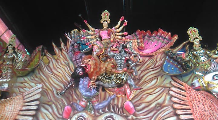 বীরগঞ্জে ১৬৩টি পূজা মণ্ডপে দুর্গোৎসবের প্রস্তুতির রঙে উৎসবের আমেজ