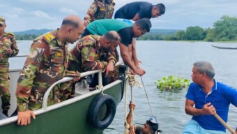 কাপ্তাই হ্রদে নৌকাডুবি: সেনাবাহিনীর অক্লান্ত প্রচেষ্টায় সফল উদ্ধার অভিযান