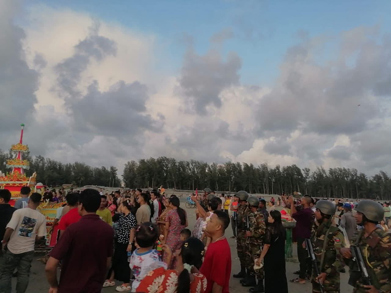 কক্সবাজার সদরে শান্তিপূর্ণভাবে প্রবারণা পূর্ণিমা ২০২৫ উপলক্ষ্যে কল্প জাহাজ ভাসানো অনুষ্ঠান সম্পন্ন