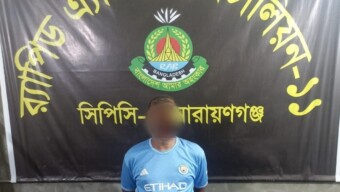 শিশু ধর্ষনের দায়ে যাবজ্জীবন সাজাপ্রাপ্ত পলাতক আসামি গোলাম মোস্তফা@ ভাষা (৩৭) কে মুন্সিগঞ্জ জেলার মালির পাথর এলাকা থেকে গ্রেফতার করেছে র‍্যাব