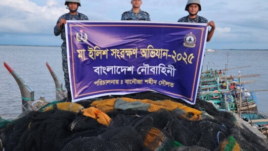 মা ইলিশ সংরক্ষণে নৌবাহিনীর অভিযানে প্রায় ১৯ কোটি টাকার মালামাল জব্দ