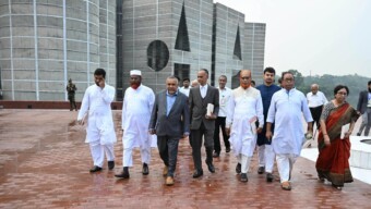 জাতীয় ঐকমত্য কমিশনের উদ্যোগে আয়োজিত জুলাই জাতীয় সনদ ২০২৫ স্বাক্ষর অনুষ্ঠানে ২৫টি রাজনৈতিক দলের নিম্নোক্ত প্রতিনিধিরা উপস্থিত ছিলেন
