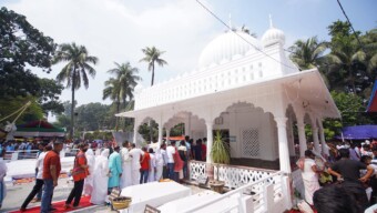 লক্ষাধিক মানুষের সমাগমে প্রাণবন্ত কুষ্টিয়ার ছেঁউড়িয়ার আখড়াবাড়ি