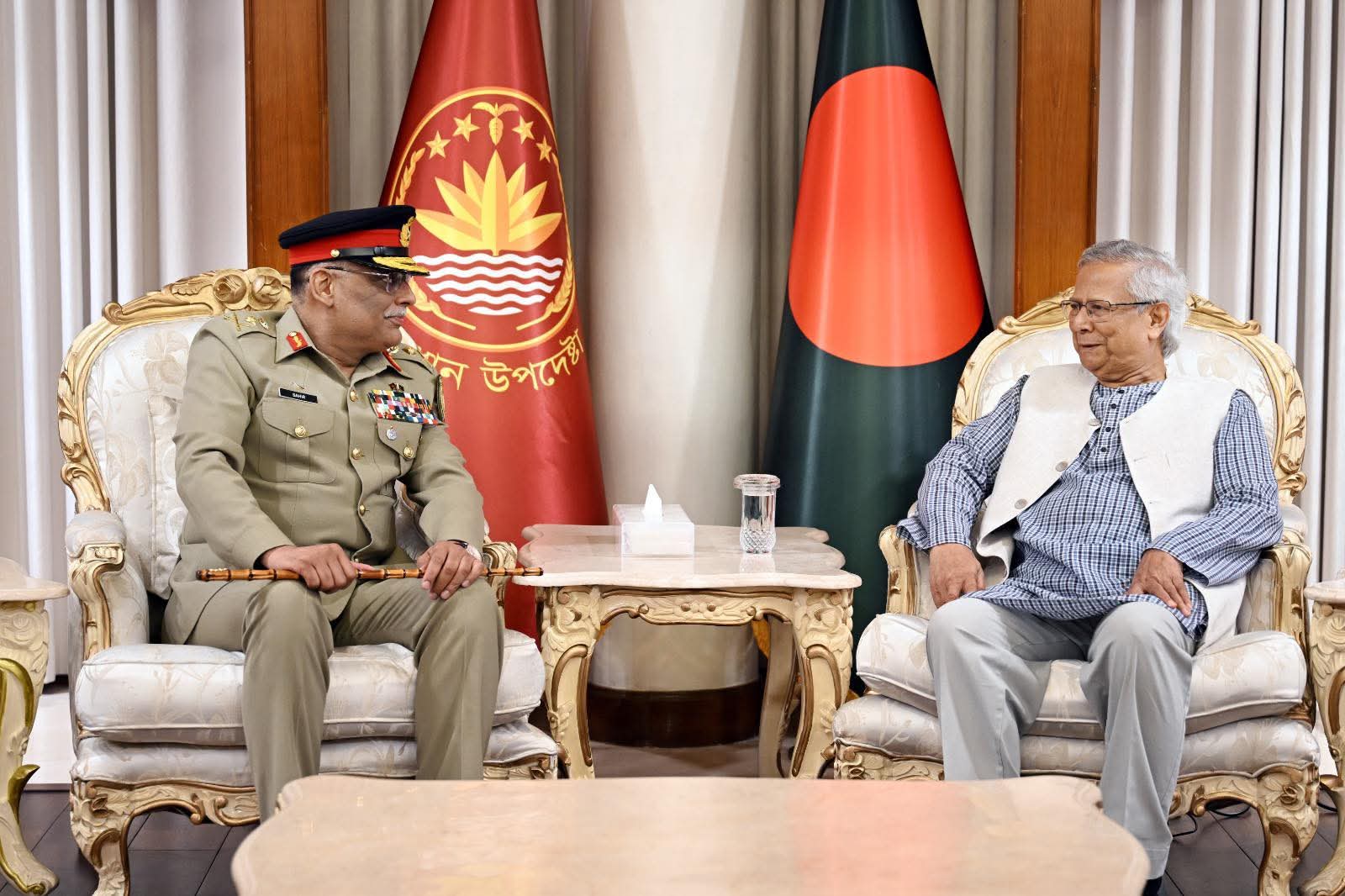 পাকিস্তান জয়েন্ট চিফস অফ স্টাফ কমিটির চেয়ারম্যান কর্তৃক প্রধান উপদেষ্টার সঙ্গে সাক্ষাৎ
