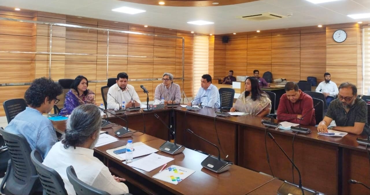 সরকারি অনুদানপ্রাপ্ত চলচ্চিত্রের নির্মাণশৈলী উন্নত করতে হবে : নির্মাতাদের উদ্দেশে তথ্য উপদেষ্টা
