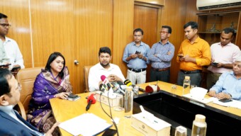 বেসরকারি টিভি চ্যানেলসমূহের নিজস্ব আচরণবিধি জনসম্মুখে প্রকাশ করতে তথ্য উপদেষ্টার আহ্বান