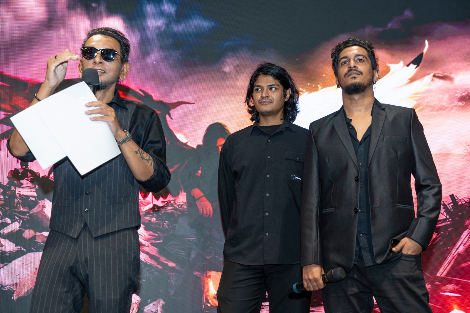 অর্থহীনের ‘সিক্রেট লিসেনিং পার্টি’ প্রচারণার এক নতুন দিগন্ত