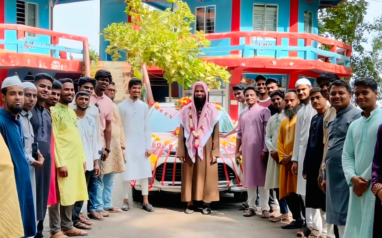 পানছড়িতে অবসরপ্রাপ্ত ইমামকে রাজকীয় বিদায় সংবর্ধনা