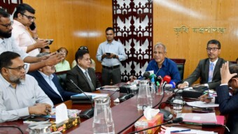 পুরোনো সার ডিলাররা থাকছে, নীতিমালা অনুযায়ী বাদ যাবে অনিয়মকারীরা – কৃষি উপদেষ্টা