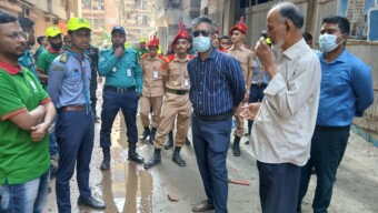 ঢাকায় দূষণবিরোধী বিশেষ যৌথ অভিযান শুরু: ৩২টি মামলা, ২ লক্ষ ৫৫ হাজার টাকা জরিমানা, হাইড্রোলিক হর্ন জব্দ।