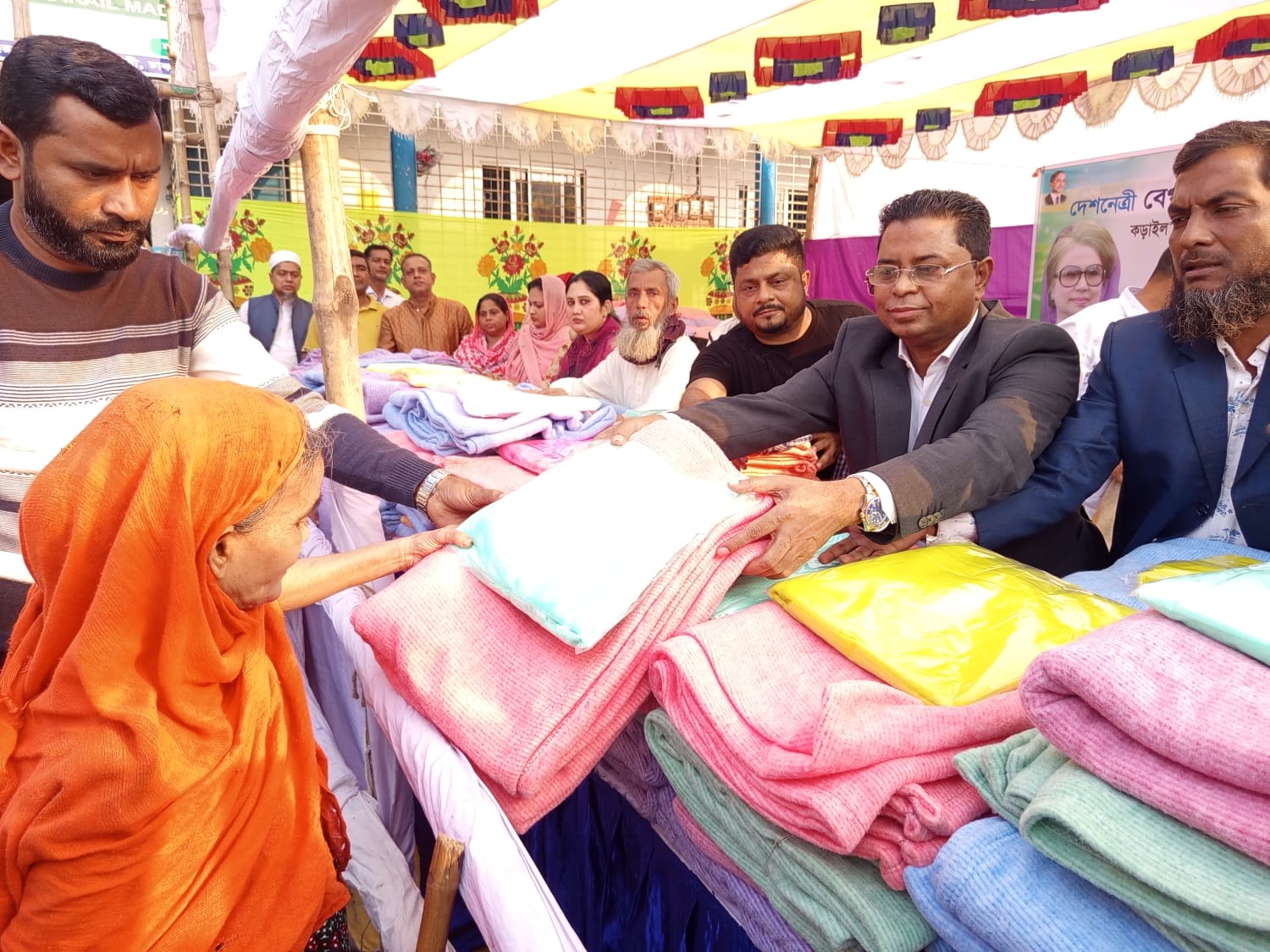 খালেদা জিয়ার রোগমুক্তি চেয়ে দোয়া ও কড়াইল বস্তিতে অগ্নিকাণ্ডে ক্ষতিগ্রস্তদের সহায়তায় কামাল জামান মোল্লা