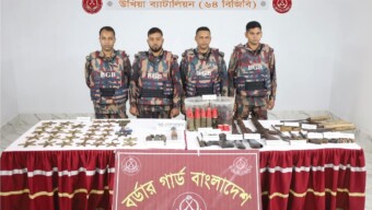 বিজিবি’র বিশেষ অভিযানে বিপুল পরিমাণ অস্ত্র, গোলাবারুদ, মর্টারের শেল, বোমা তৈরীর উপকরণ এবং হ্যান্ড গ্রেনেড উদ্ধার