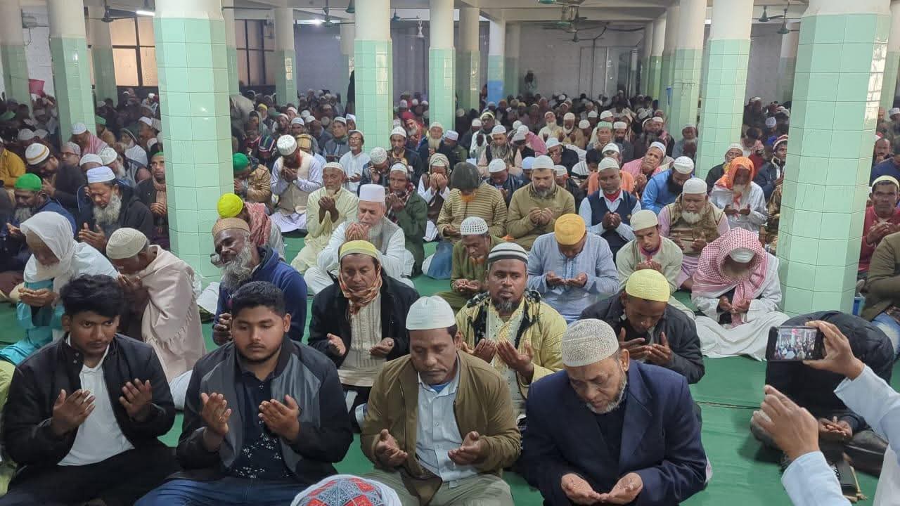 বগুড়া-২ (শিবগঞ্জ): তারেক রহমানের স্বদেশ প্রত্যাবর্তন ও দেশনেত্রী বেগম খালেদা জিয়ার সুস্হতা কামনায় ১০২৮ মসজিদে দোয়া মাহফিল